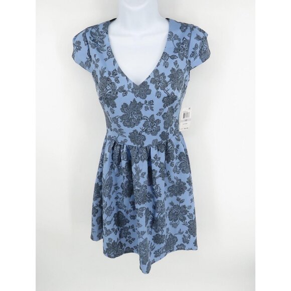 B Darlin Junior's Blue Floral Fit & Flare Dress Size 1-2 NWT $69 - Picture 1 of 5